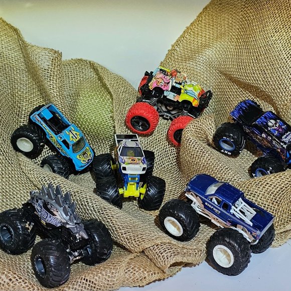 Unknown Other - Lot of  Preowned  MONSTER TRUCKS. Backwards ROB, AfterShock, Bigfoot, Sunuva Dig